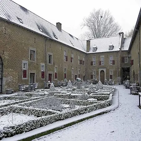 Hotel Near Town Center In Mesch