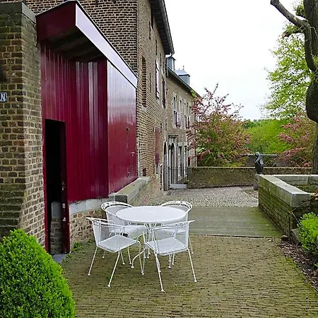 Hotel Near Town Center In Mesch 2*